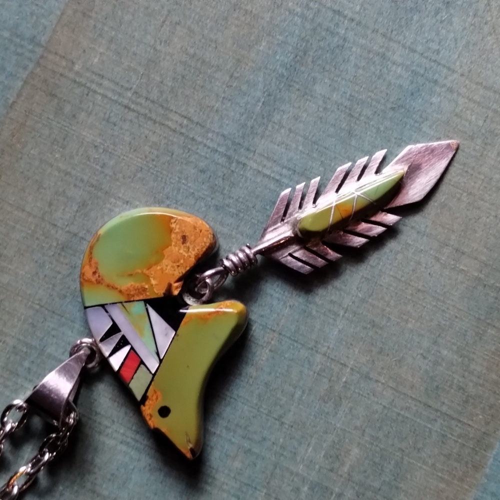 Green Gaspeite, Onyx, MOP, Coral & Turquoise Southwestern Bear Festish Vintage .